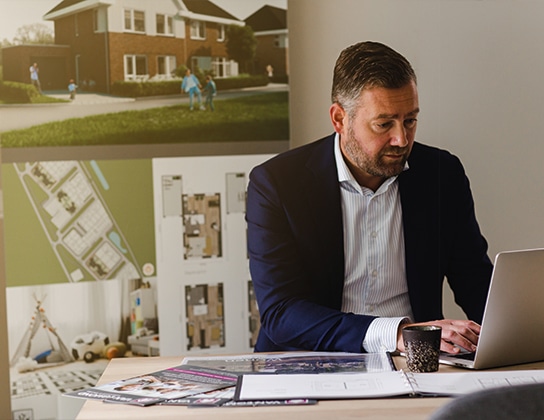 Joost-van-Egmond-achter-bureau